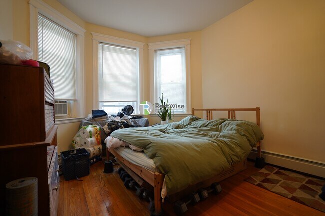 Photo - 1846 Commonwealth Ave Apartment