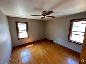 Building Photo - 5309 W Greenfield Ave
