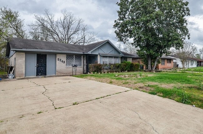 Foto del edificio - 5243 Greylog Dr