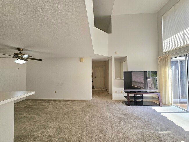 Foto del edificio - 95-270-270 Waikalani Dr
