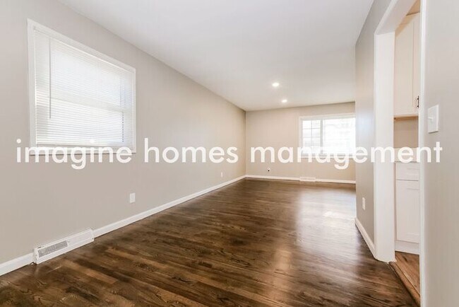 Building Photo - Beautiful 3 Bedroom and 2 Bath Home in Kan...
