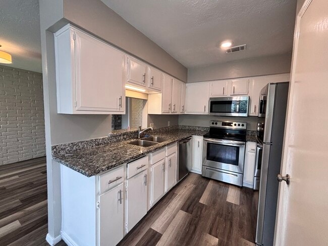 Building Photo - 6847 Chasewood Dr