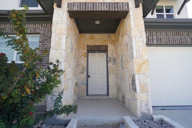Building Photo - 445 Arrowhead Vine St