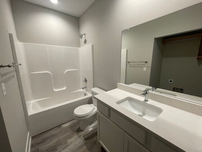 Foto del edificio - 16251/53 Ike Ct