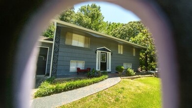 Building Photo - 5989 Heatherwood Ln