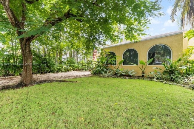 Building Photo - 34 SW 18th Rd