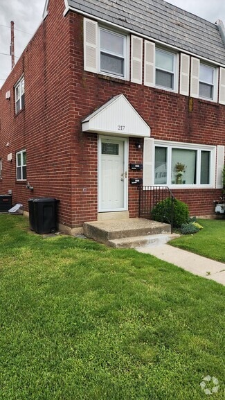 Building Photo - 217 E Maryland Ave