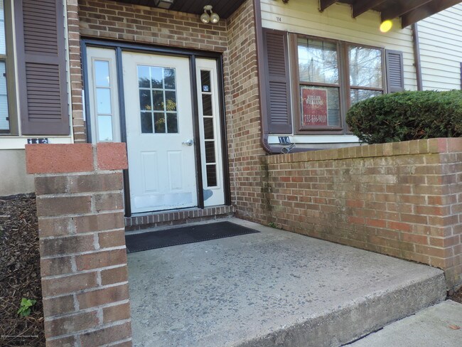 Building Photo - 114 Orlando St