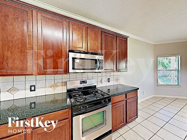 Building Photo - 1010 Spring Lakes Haven