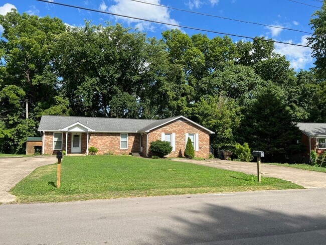 Building Photo - 2421 Springview Drive