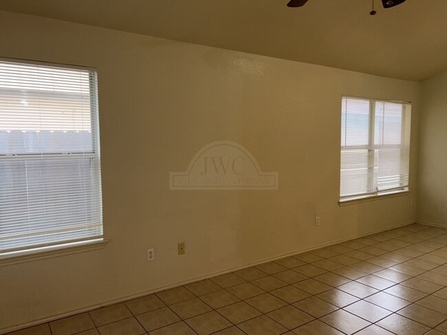 Building Photo - 1604 Grey Fox Trail