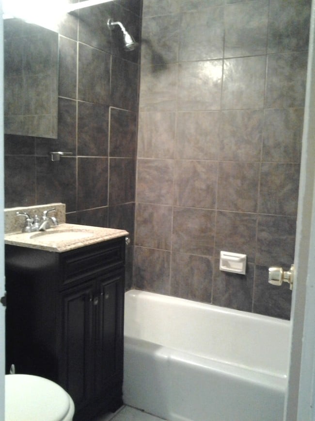 Building Photo - 318 W 138th St