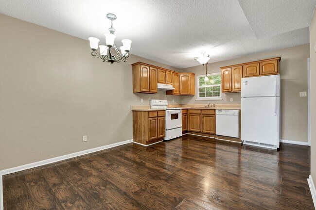 Building Photo - 1312 Ely Rd
