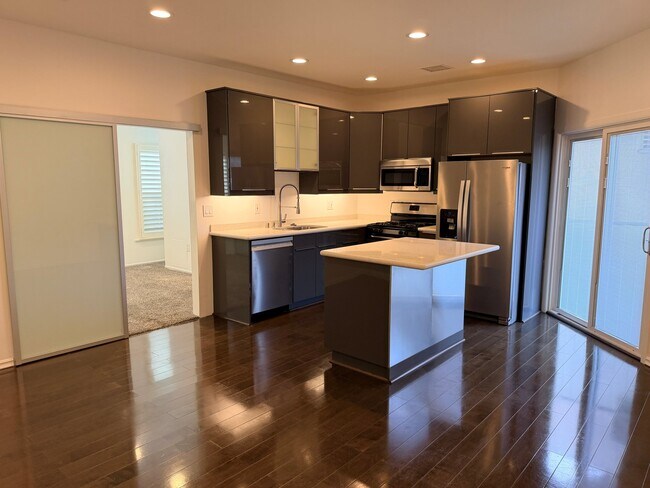 Foto del edificio - 1119 Poinsettia Dr