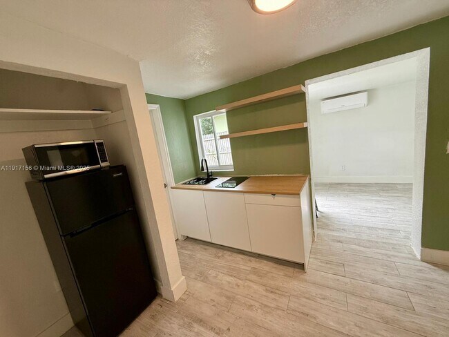 Foto del edificio - 16200 NE 3rd Ave