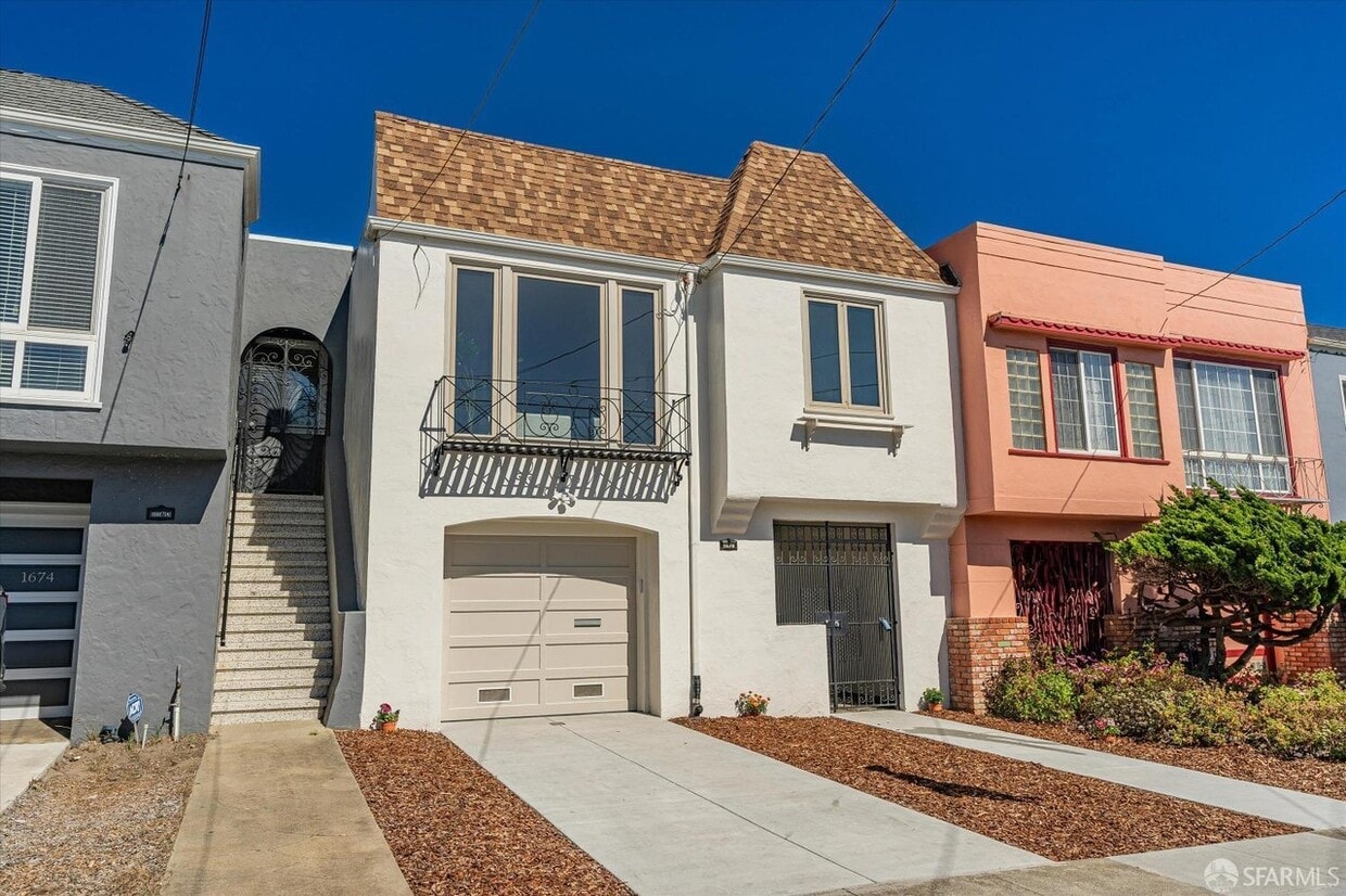 Primary Photo - 1678 43rd Ave