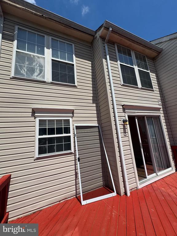 Building Photo - 6007 Rose Bay Dr