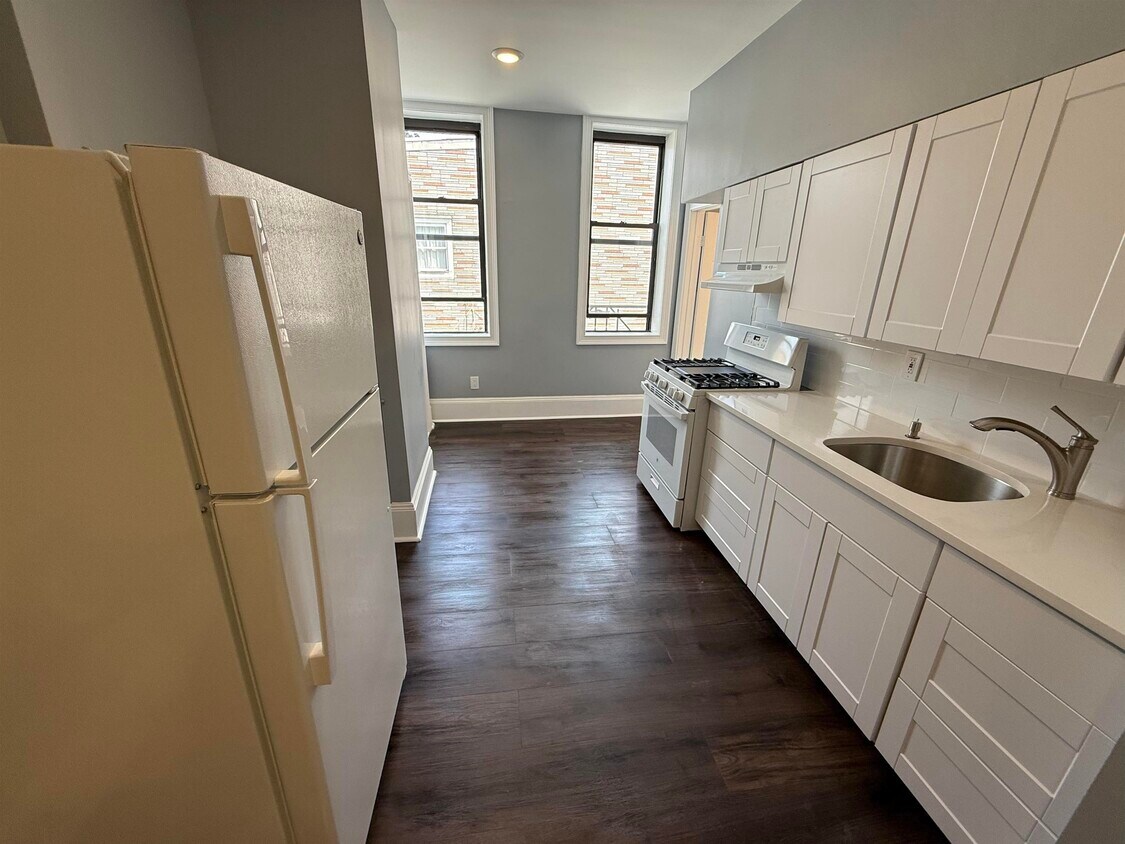 Foto principal - 900 Bergenline Ave