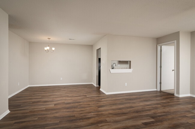 Foto del edificio - Vandergriff Village by Callio Properties