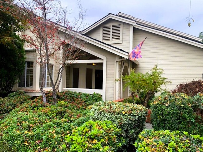 Building Photo - Charming Single-Story Duet in Danbury Park...