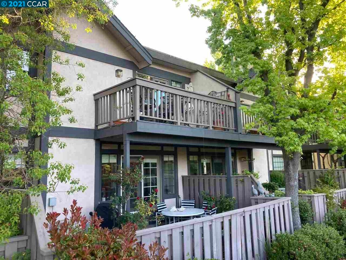 Foto principal - 155 Haslemere Ct