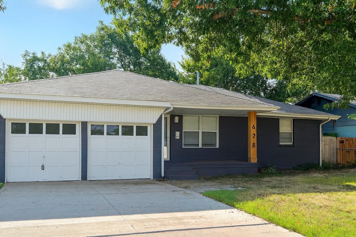 Photo - 628 N Broadway (Edmond, OK)