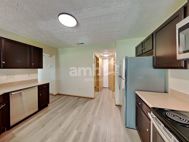 Foto del edificio - 7474 Heaton Cir