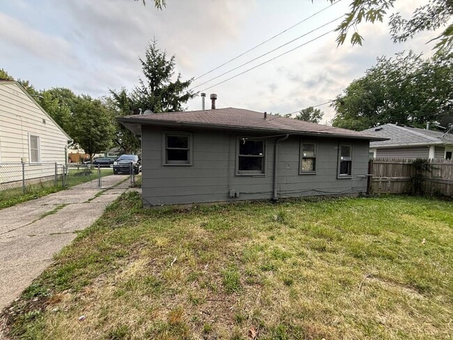 Building Photo - 12510 Summerland Ave