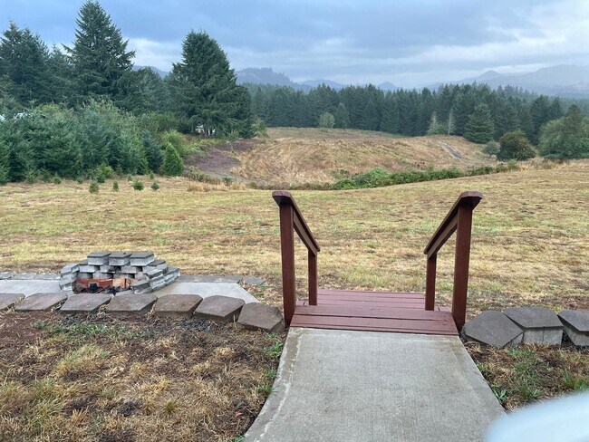 Building Photo - 3 Bedroom 2 Bath Triple wide Mfg Home in t...