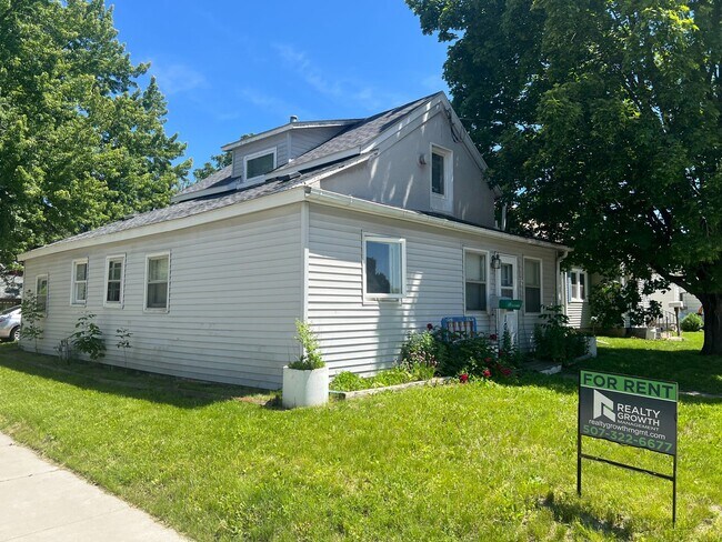 Foto del edificio - Charming 3-bed, 2-bath Single Family Home!