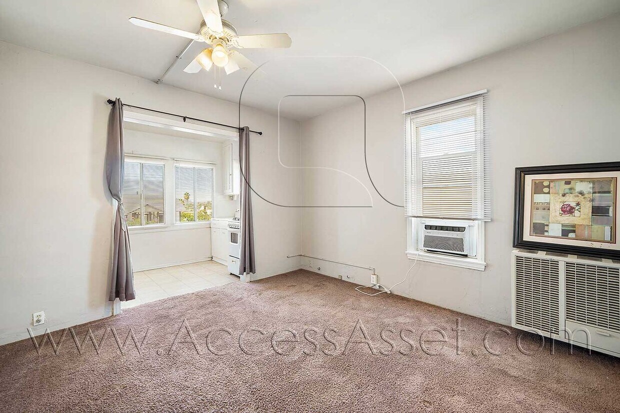 176 Olive St Unit 1, Lake Elsinore, CA 92530 Room for Rent in Lake