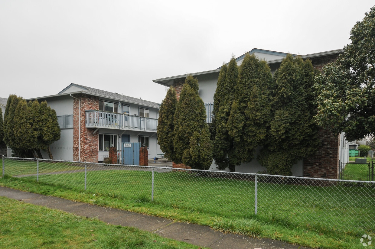 Primary Photo - 953 8th Ave
