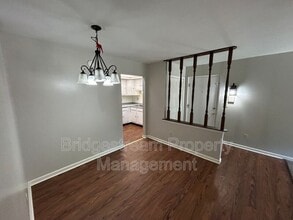 Building Photo - 481 N Broadway St