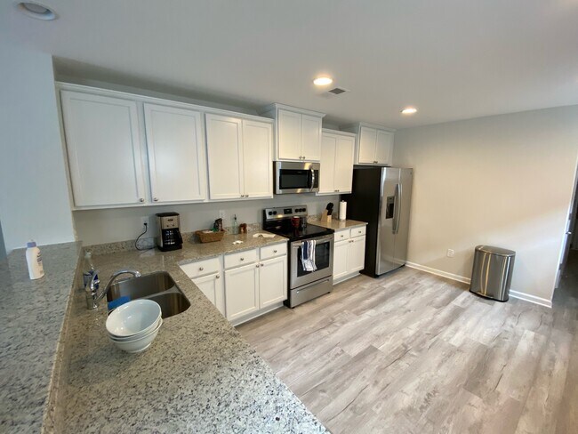 Photo - 207 Royal Wy Townhome