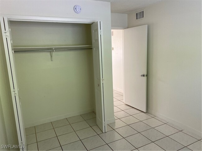 Foto del edificio - 3325 Arpt Rd S