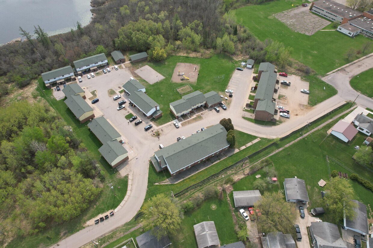 1613 1/2 E 29th St Unit 16131/2, Hibbing, MN 55746 Room for Rent in