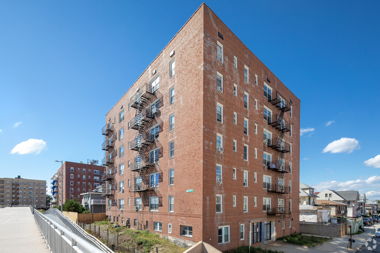 Primary Photo - 127-131 Beach 119th St