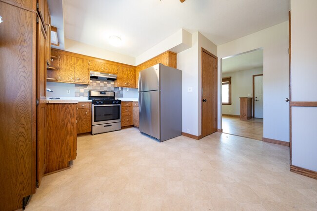 Building Photo - 961 Whitney Dr
