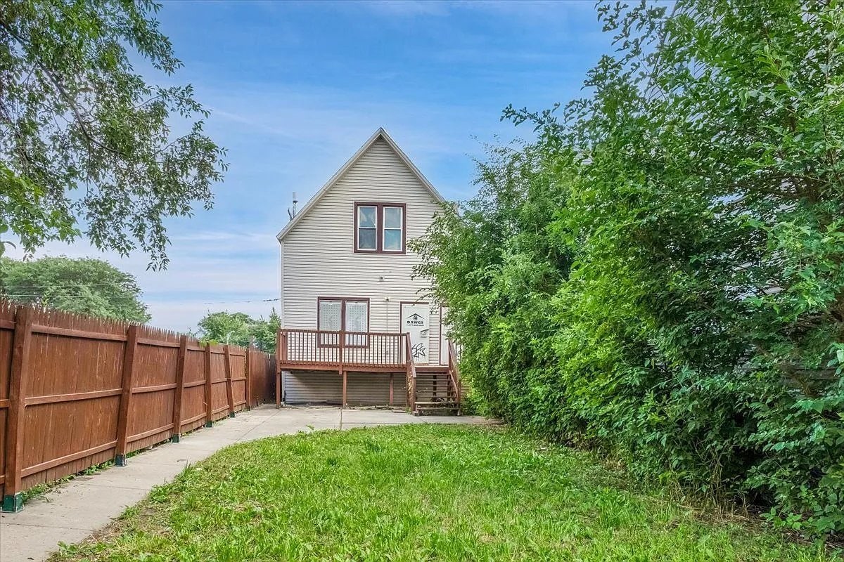 Photo - 5005 W Chicago Ave (Chicago, IL)