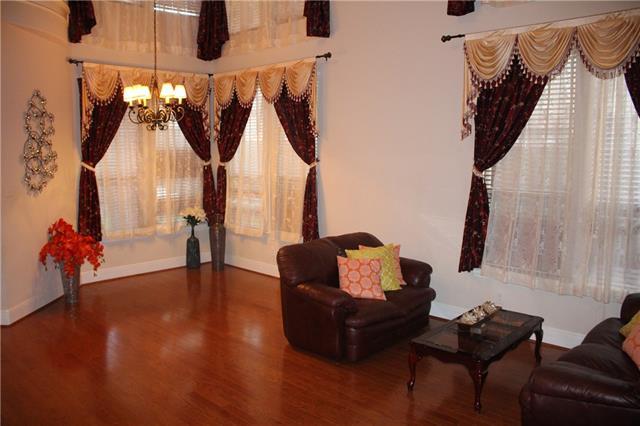 Foto del edificio - 6508 Sleepy Spring Dr