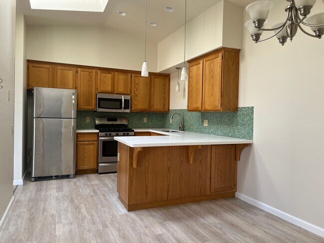 Foto del edificio - Mckinleyville 2 Bedroom Duplex