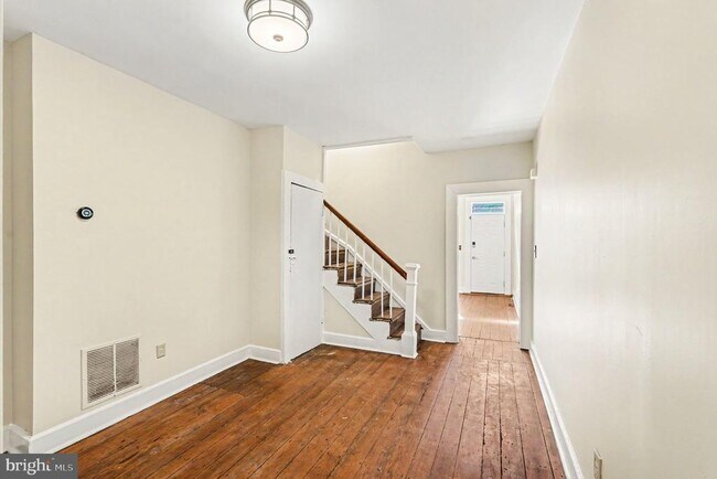 Foto del edificio - 229 S Fremont Ave