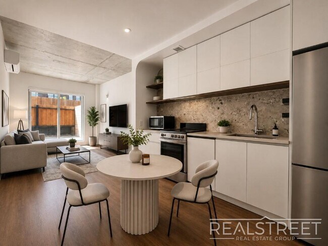 Building Photo - LUXURY 1 BED IN AMENITY PACKED BUILDING IN BUSHWICK