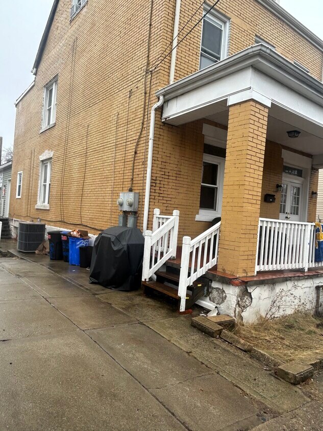 Primary Photo - 2531 Allequippa St