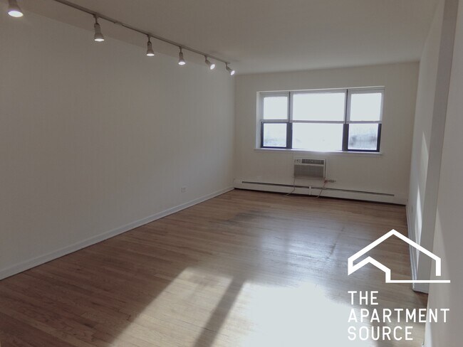 Photo - 6006 N Kenmore Ave Apartment