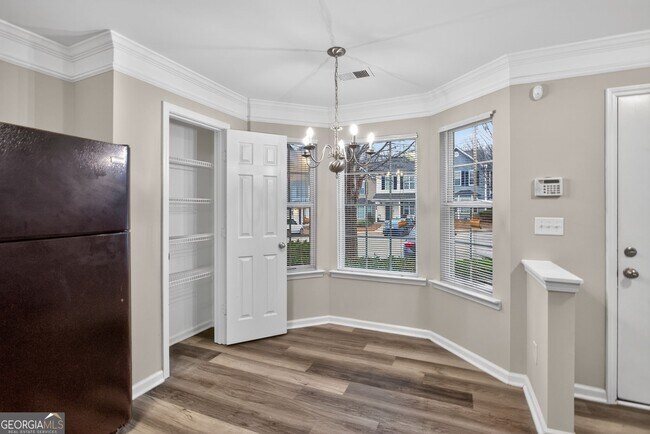 Foto del edificio - 837 Crestwell Cir