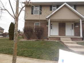 Building Photo - 1250 W Adams Hill Cir