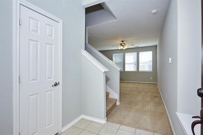 Foto del edificio - 14423 Birch Knoll Ln
