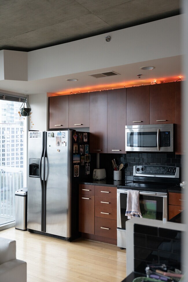 Foto del edificio - 3324 Peachtree Rd NE