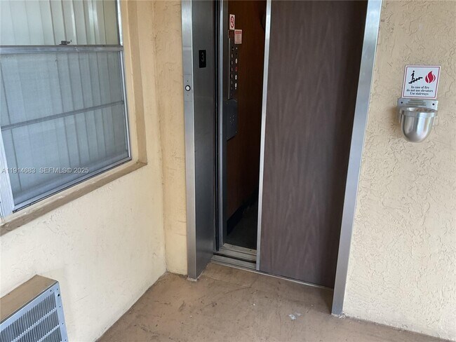 Foto del edificio - 301 Cambridge Rd